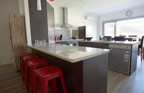 Port Macdonnell House | RED FIN part of BLUE FIN HOLIDAY HOMES - PET FRIENDLY & FREE WI-FI