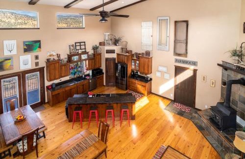 Orderville House | Red Hollow Ranch- Pet Friendly, Walking distance to Slot Canyon, Private