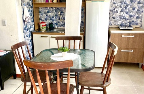 Palhoca House | Red House - Compact and safe - 50m from the sea