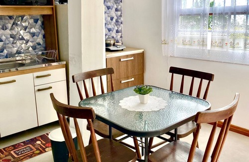 Palhoca House | Red House - Compact and safe - 50m from the sea