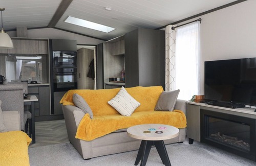 St Fillans Cottage | RED KITE LODGE, pet friendly, character holiday cottage in St Fillans