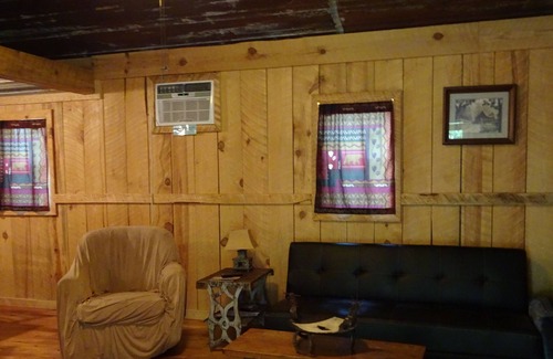Pittsburg Cabin | Red OaknQuiet, Peaceful, Relaxing overall A Great Get Away Cabin!