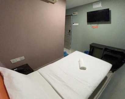 Pelabuhan Klang Hotel | Red Orange Hotel Klang - 5 min to Klang Town