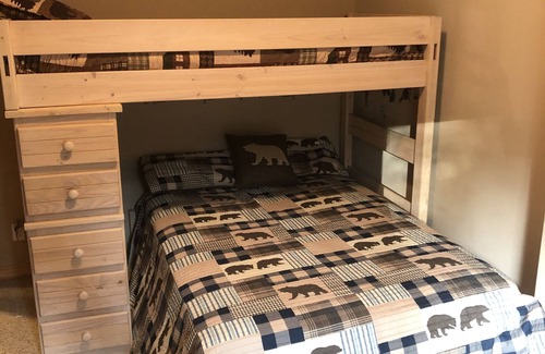 Adams Cabin | Red Pines Lodge near Wisconsin Dells