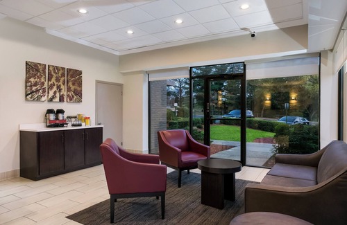 Woodlawn Hotel | Red Roof Inn Baltimore