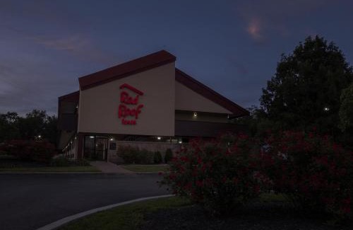 Latonia Hotel | Red Roof Inn Cincinnati East - Beechmont