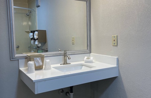 LaGrange Hotel | Red Roof Inn LaGrange