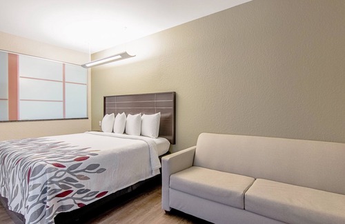 Locust Grove Hotel | Red Roof Inn Locust Grove