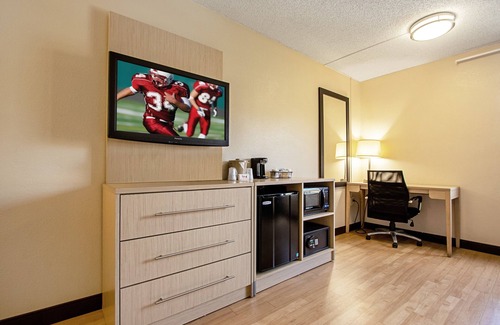 Palm Beach - West Palm Beach Hotel | Red Roof Inn PLUS+ West Palm Beach