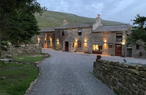 Hawes House | Red Squirrel Cottage
