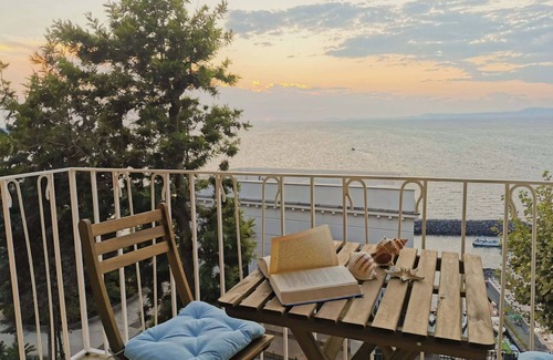 Piano di Sorrento Apartment | Red Sunset