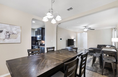 San Antonio House | Redbird Lodge