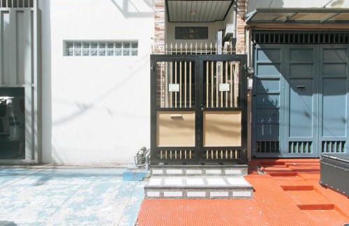 Sampaloc Hotel | RedDoorz at MGP Apartelle Near Espana