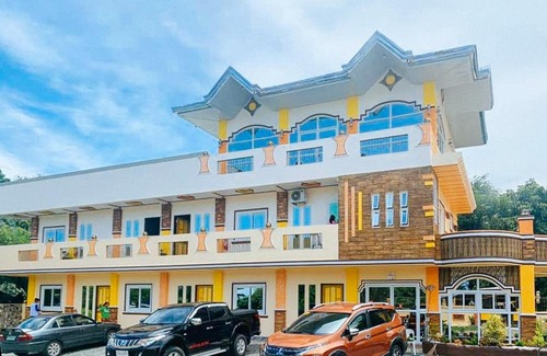 Alaminos Hotel | RedDoorz @ Bernvi Homestay Alaminos Pangasinan