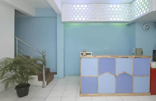 Medan Hotel | RedDoorz @ Jalan Brigjend Katamso Medan 2