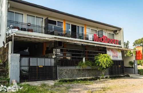 Bogor Timur House | RedDoorz near Exit Toll Bogor