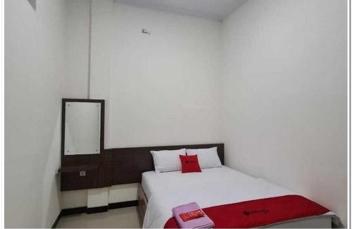 Purwokerto House | RedDoorz near Moro Mall Purwokerto 2