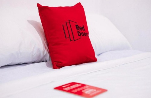 Rajabasa Hotel | RedDoorz near Politeknik Negeri Lampung