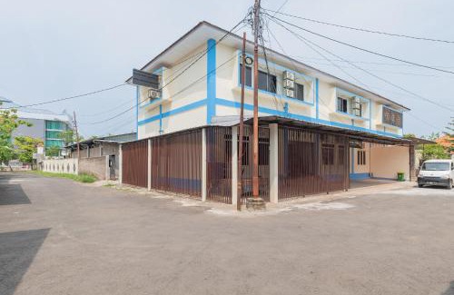West Cirebon Hotel | RedDoorz Plus near RSUD Gunung Jati Cirebon