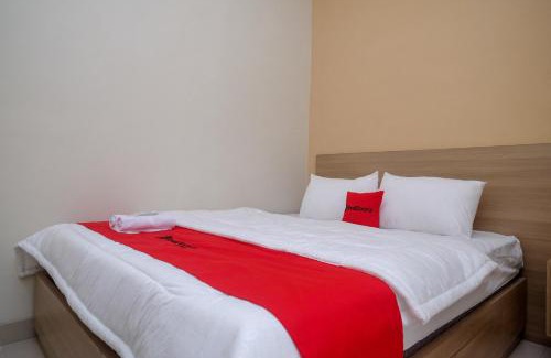 Surakarta Hotel | RedDoorz Plus near UMS Solo 2