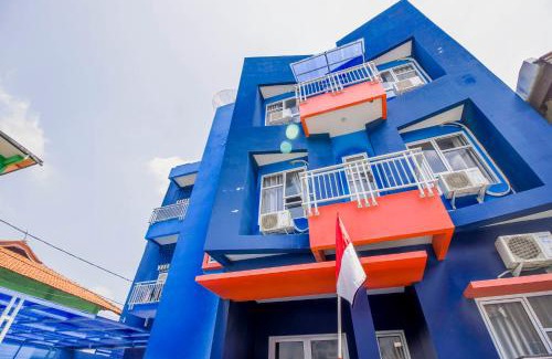 Bekasi House | RedDoorz Syariah near Metropolitan Mall Bekasi