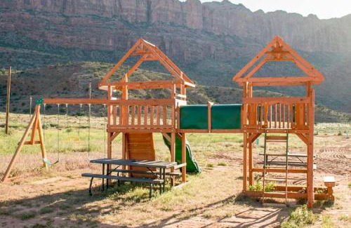 Moab South Valley House | Redrock Moab Tiny House w/Double Loft Site 6