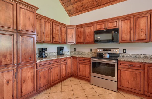 Rockbridge Cabin | Reduced 50% remaining dates in January and February 2025! 8 br, 4 ba lodge!