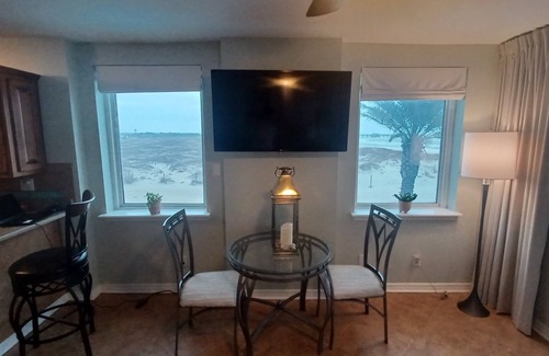 Gulf Shores Condo | REDUCED RATES for August Beach front condo with amazing Gulf views!
