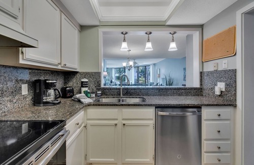 Hilton Head Villa | REDUCED SUMMER RATES - 420 SHOREWOOD 2 BED/2 BATH - STEPS TO POOL/BEACHn