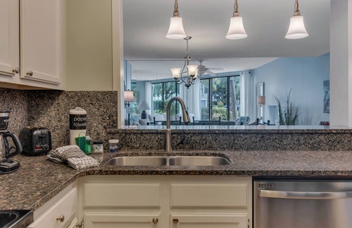 Hilton Head Villa | REDUCED SUMMER RATES - 420 SHOREWOOD 2 BED/2 BATH - STEPS TO POOL/BEACHn