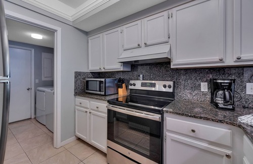 Hilton Head Villa | REDUCED SUMMER RATES - 420 SHOREWOOD 2 BED/2 BATH - STEPS TO POOL/BEACHn