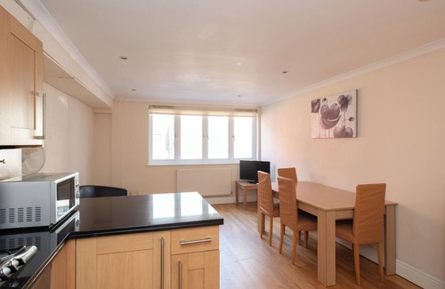 The City of London Apartment | *REDUCED* Two Bedroom Waterloo Apartment