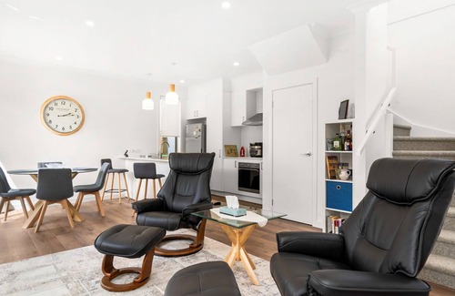 Cowes House | Redwood Hideaway