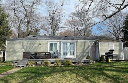 Manistee House | Reeds On Bar Lake