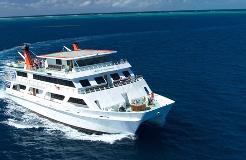 Cairns Central Business District Boat Rental | Reef Encounter