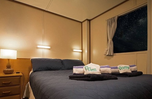 Cairns Central Business District Boat Rental | Reef Encounter