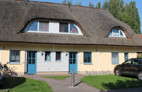 Puddemin House | Reetdachhaus Holunder 1 - Ferienhaus Holunder 1 im Feriendorf Puddemin