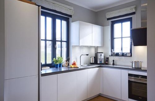 Kreptitz House | Reetland am Meer - Superior Reetdachvilla mit 2 Schlafzimmern F03