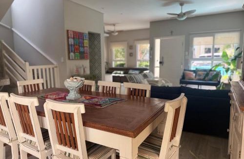 Juquehy House | Refúgio em Juquehy no centro a poucos metros do mar com piscina privativa aquecida