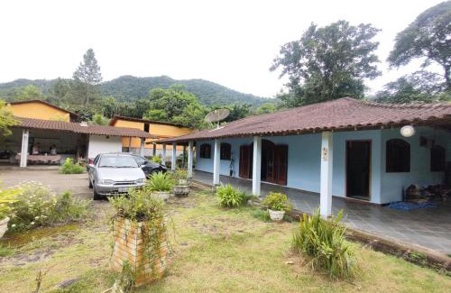 Ariro House | Refúgio Natural em Angra Perto da Cachoeira