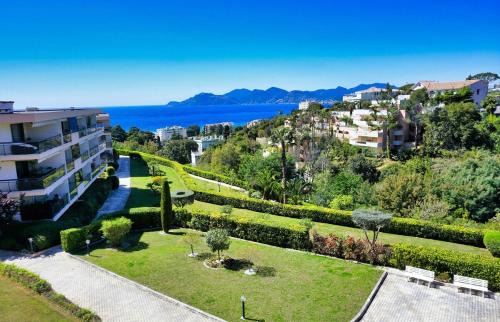 La Croix des Gardes Apartment | Ref BEAUSITE - Palmes d'Or Properties