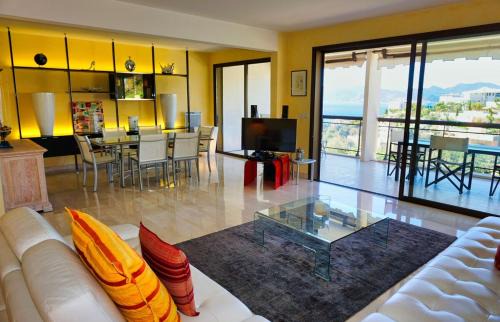 La Croix des Gardes Apartment | Ref BEAUSITE - Palmes d'Or Properties