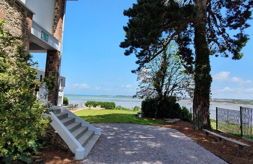 Saint-Jacut-de-la-Mer Villa | Refined cottage,breathtaking sea views, sleeping up to 15 guests