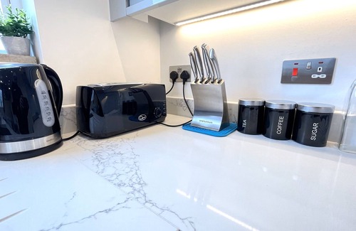 Rickmansworth Apartment | Refined Living with Free Wi-Fi and Parking