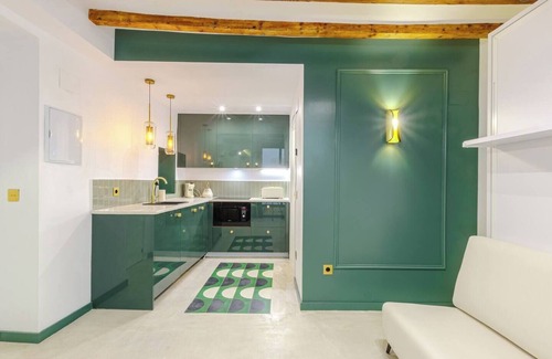 Alicante City Centre Apartment | Refined Studio Historic Center Alicante
