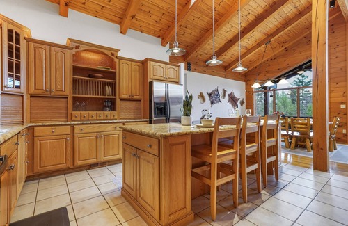 Mill Hall Cabin | Reflection Ridge an Epic Mountain Cabin w/Pickleball, Sauna, Theatre, Golf-Sim, Pond & Hot Tub