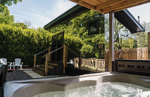 Carlisle Cottage | REFLECTION, romantic, luxury holiday cottage in Longtown