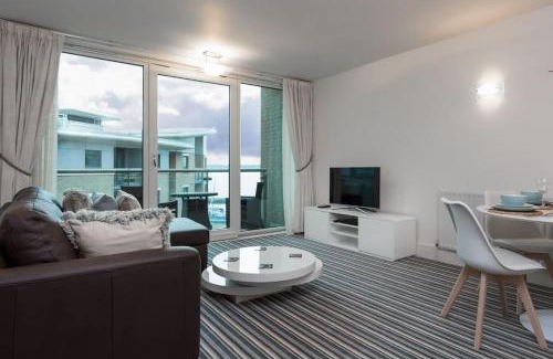 Poole Apartment | Reflections - Balcony Views of Poole Harbour