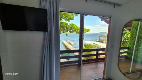 Canto dos Aracas Hotel | Refugio Bela Ilha Luxo Casal Acesso por Barco