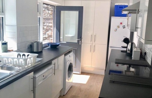 Swanage House | Refurbished house, close to the beach, quiet central location